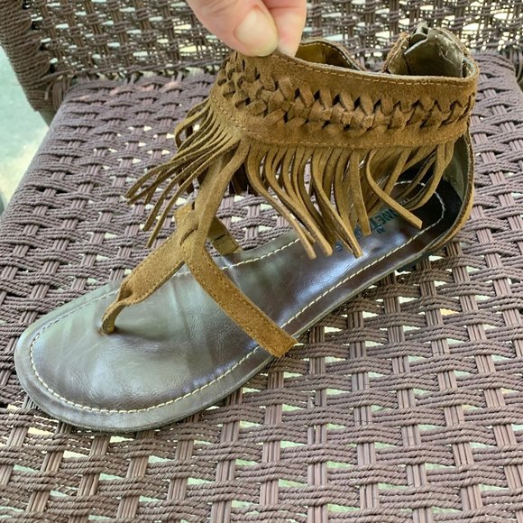 Minnetonka Boho Style Brown Suede Fringe Tassel Sandals Size 9 - Picture 5 of 11